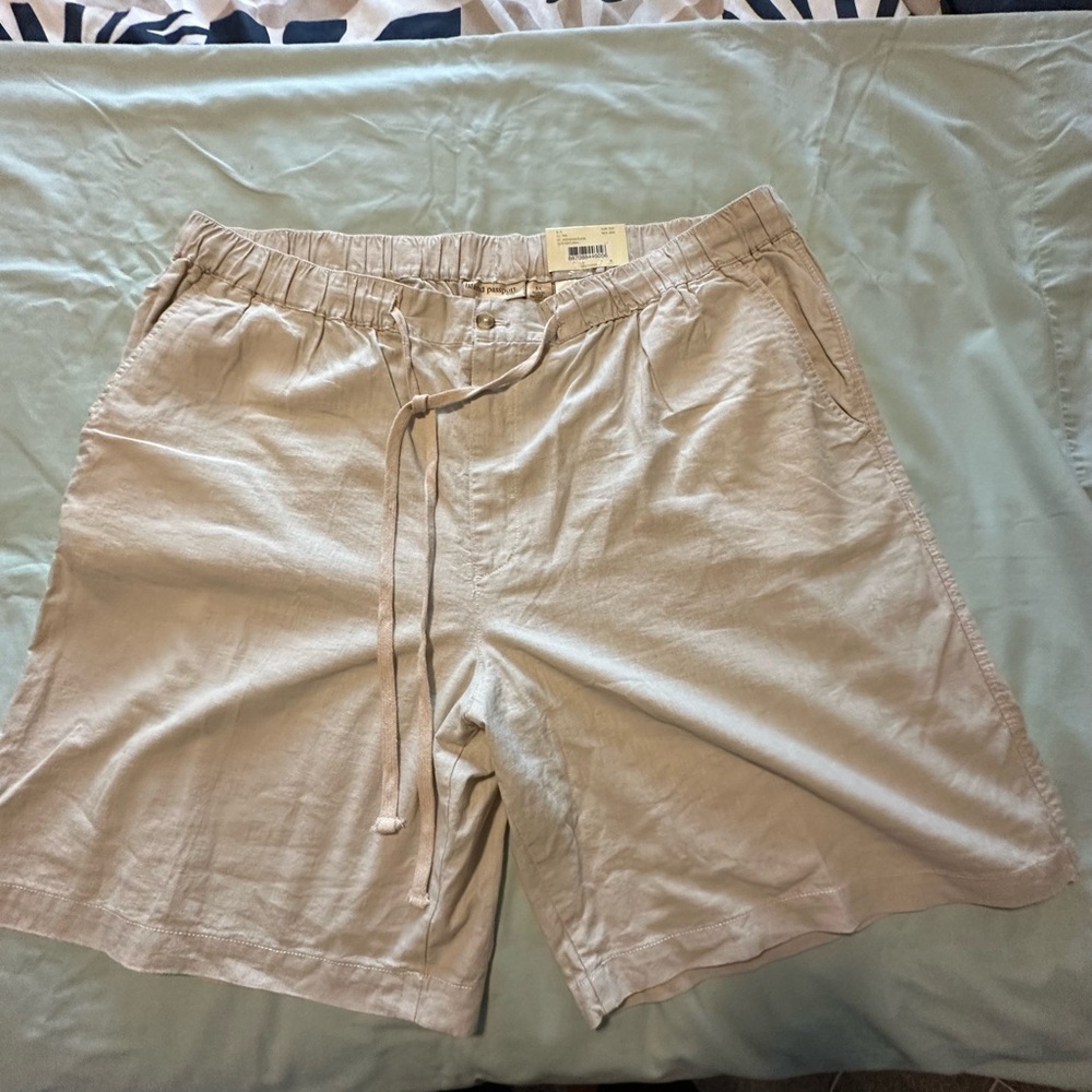 Passport Men's Light Tan Flat Front Shorts